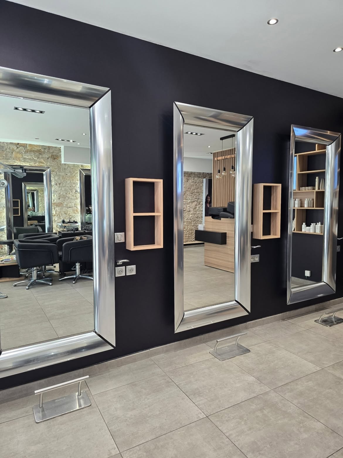 Agencement complet d'un salon de coiffure